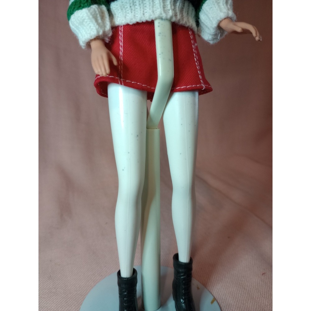 1996 Holiday Season Barbie Doll #15646 Blonde Mattel Christmas Red Skirt Boots - Picture 4 of 5